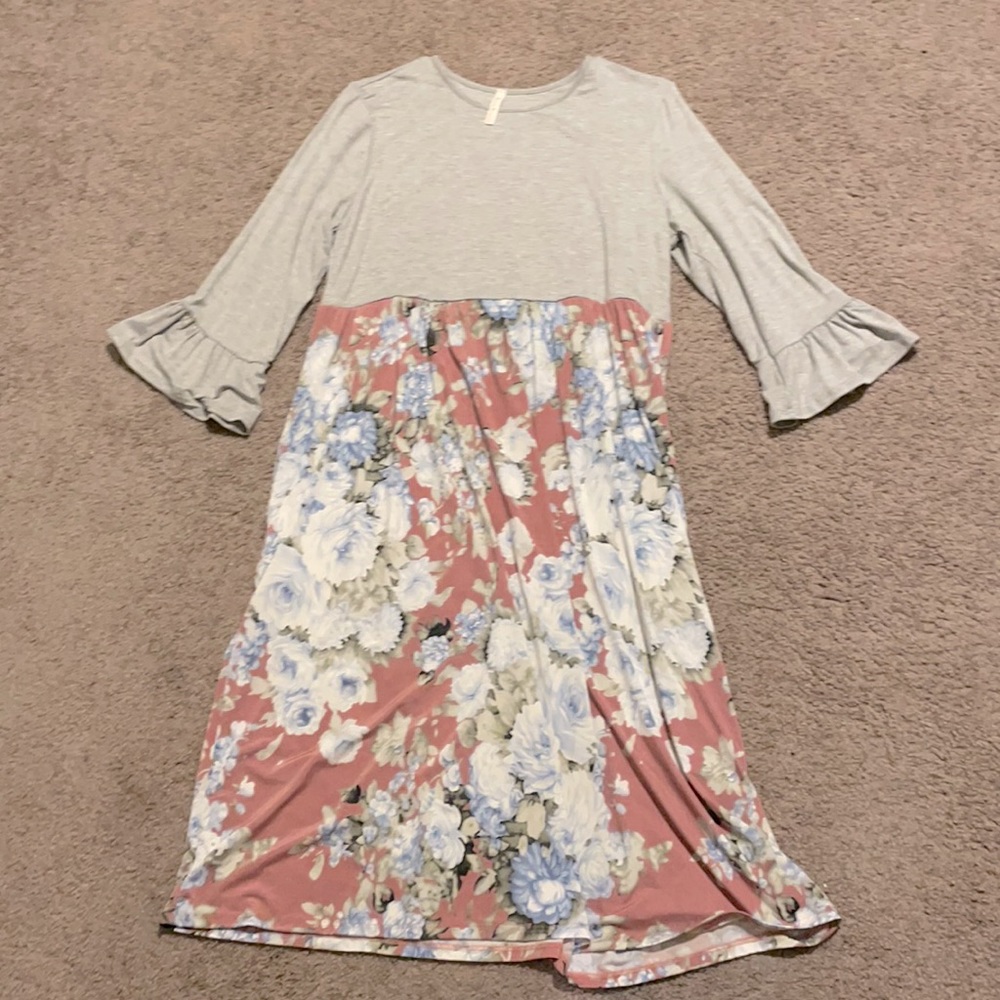 Chic Soul Size 2x  Gray & Floral Dress
